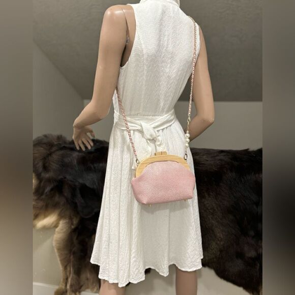 Pink Embossed Leather Handmade Round Wooden Frame Clutch/Crossbody & 2 Chains - Picture 9 of 16